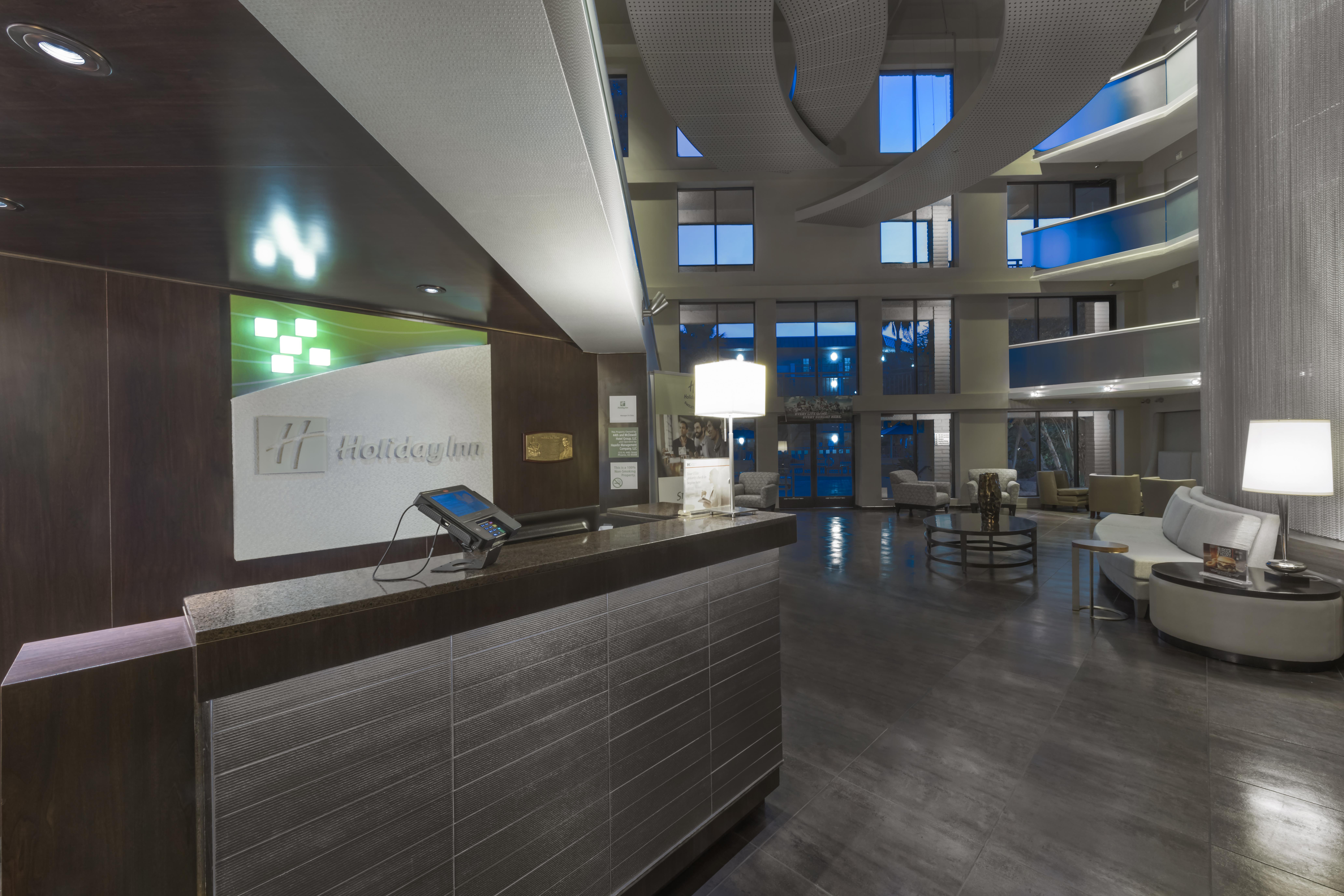 Holiday Inn And Suites Phoenix Airport North By Ihg Экстерьер фото