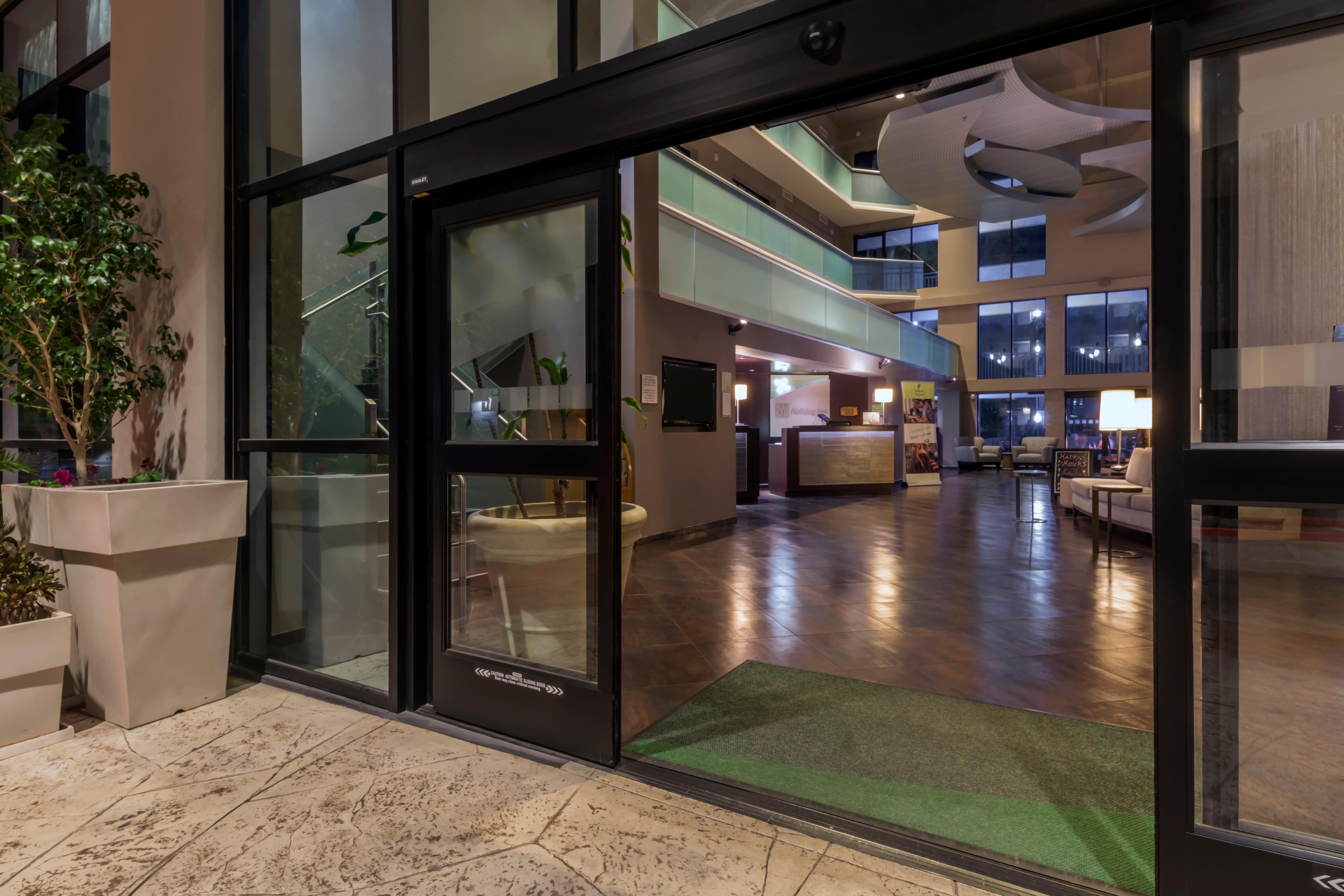 Holiday Inn And Suites Phoenix Airport North By Ihg Экстерьер фото