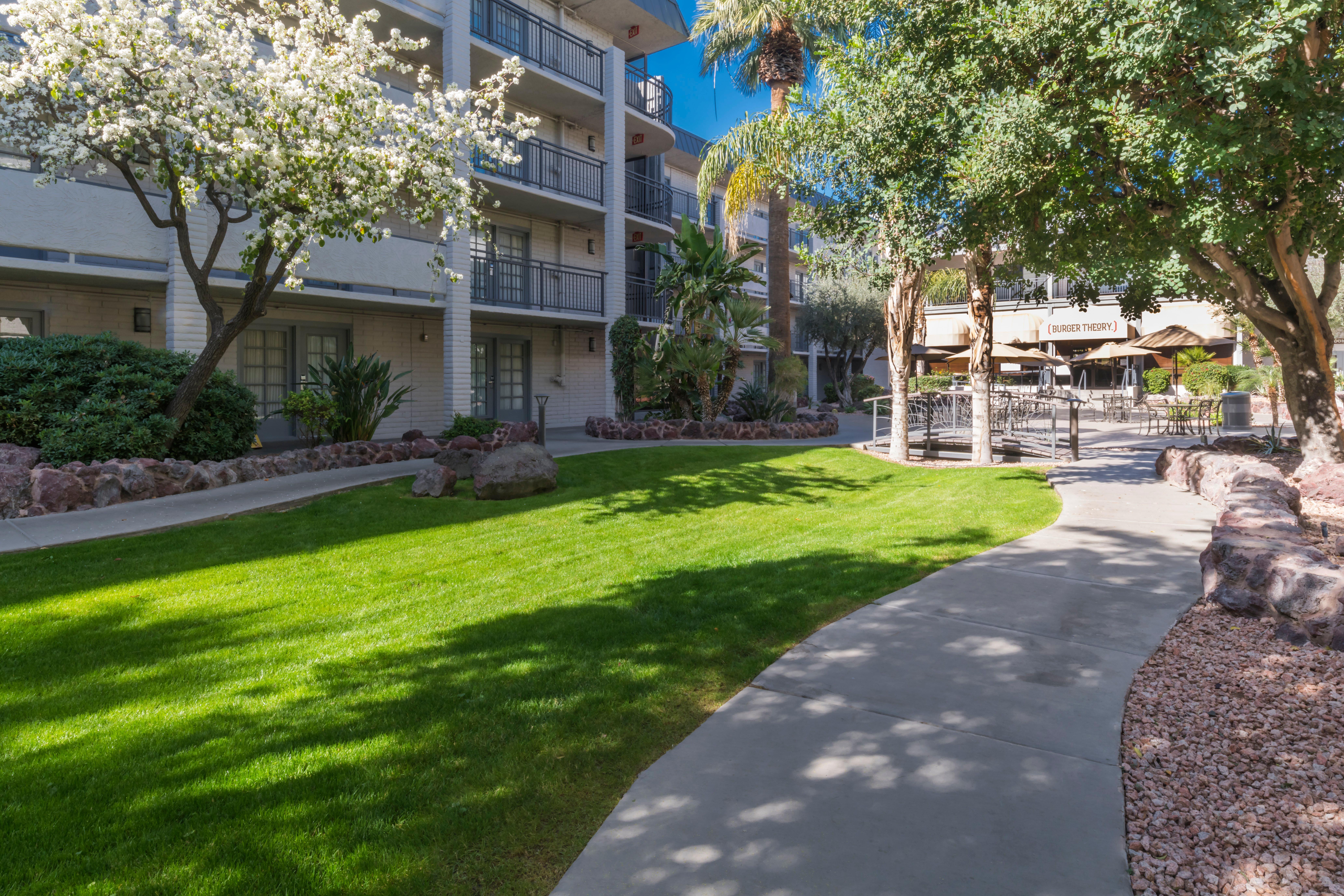 Holiday Inn And Suites Phoenix Airport North By Ihg Экстерьер фото
