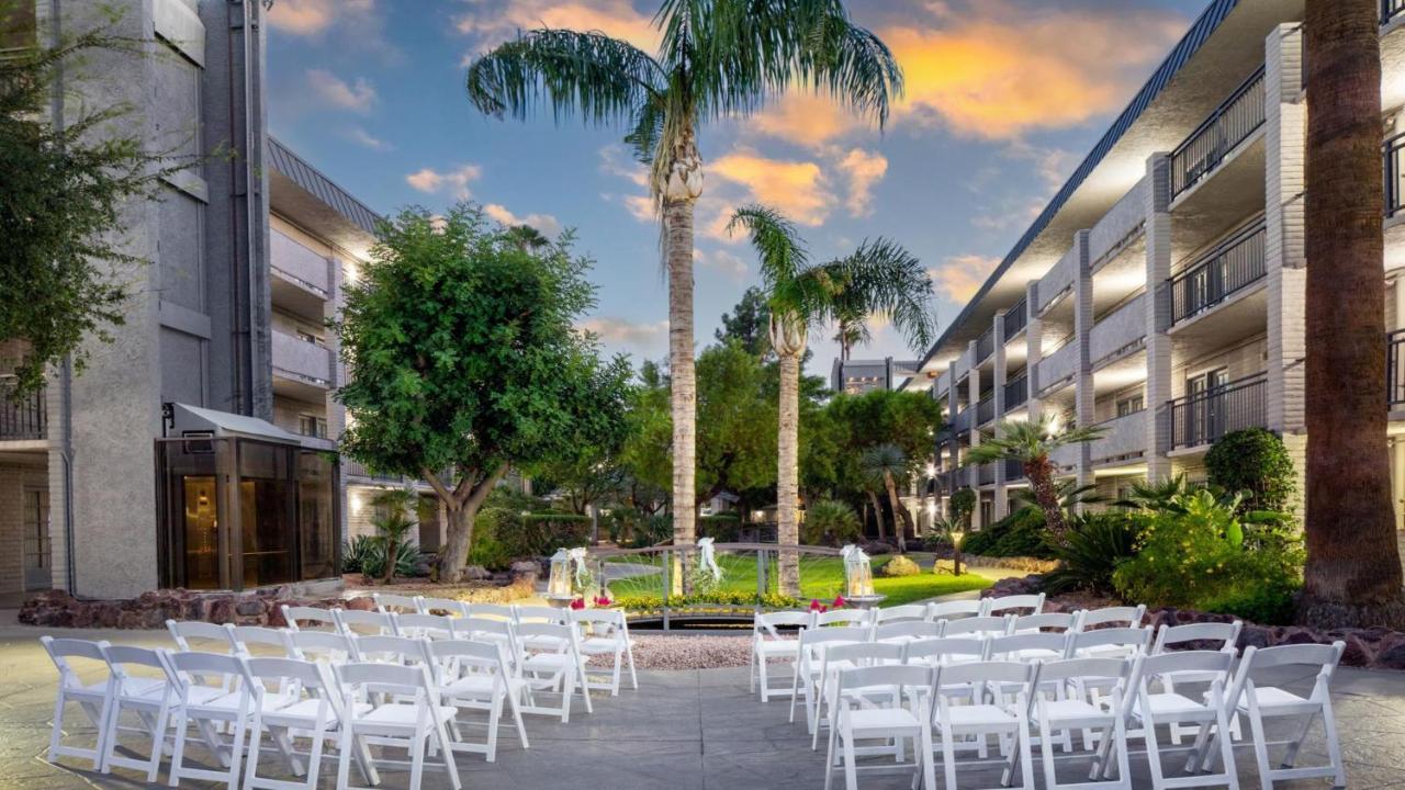 Holiday Inn And Suites Phoenix Airport North By Ihg Экстерьер фото