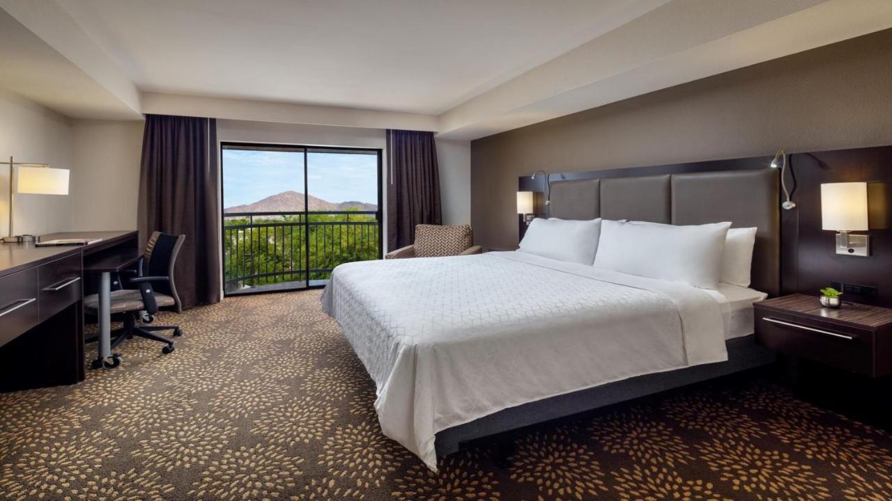 Holiday Inn And Suites Phoenix Airport North By Ihg Экстерьер фото