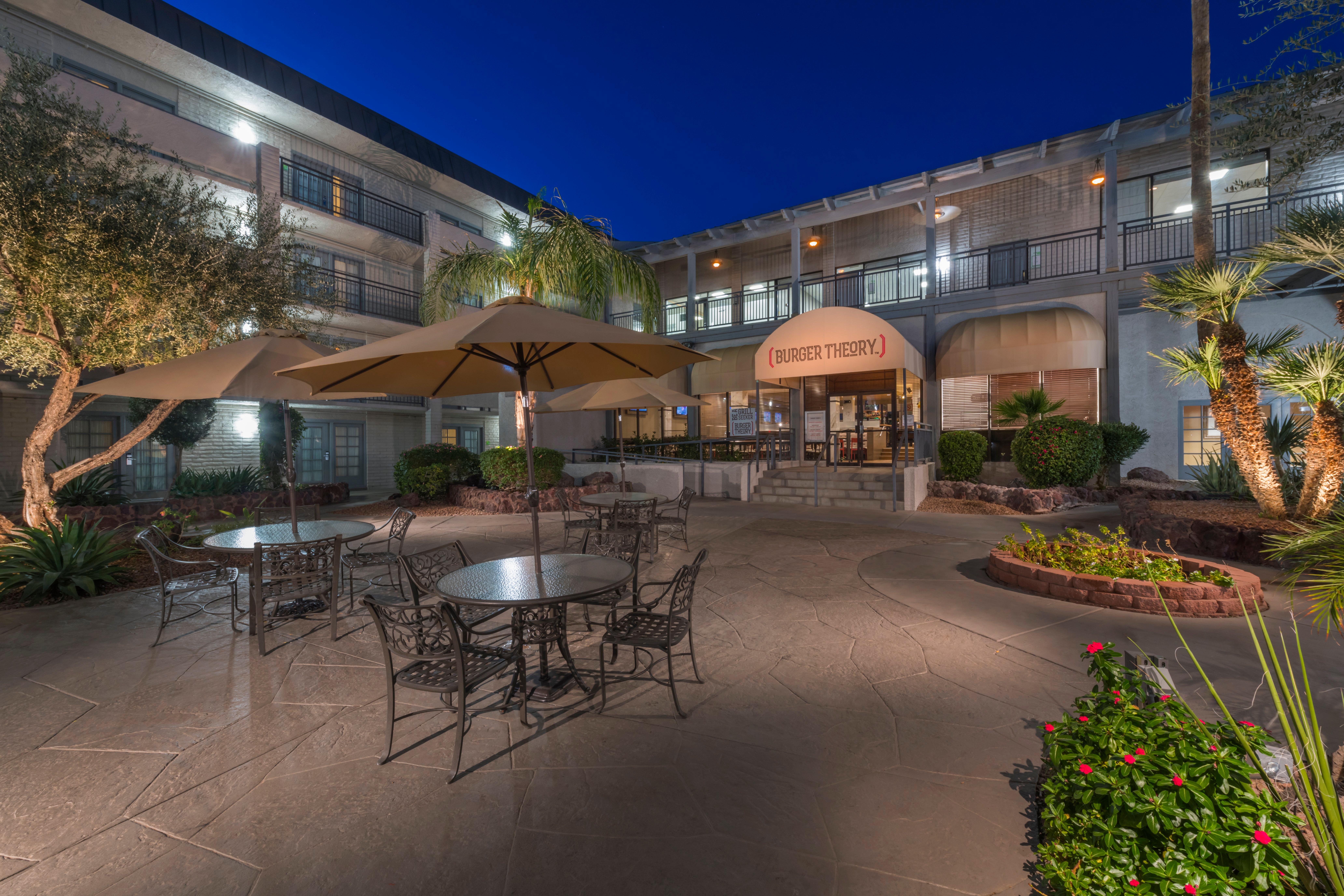 Holiday Inn And Suites Phoenix Airport North By Ihg Экстерьер фото