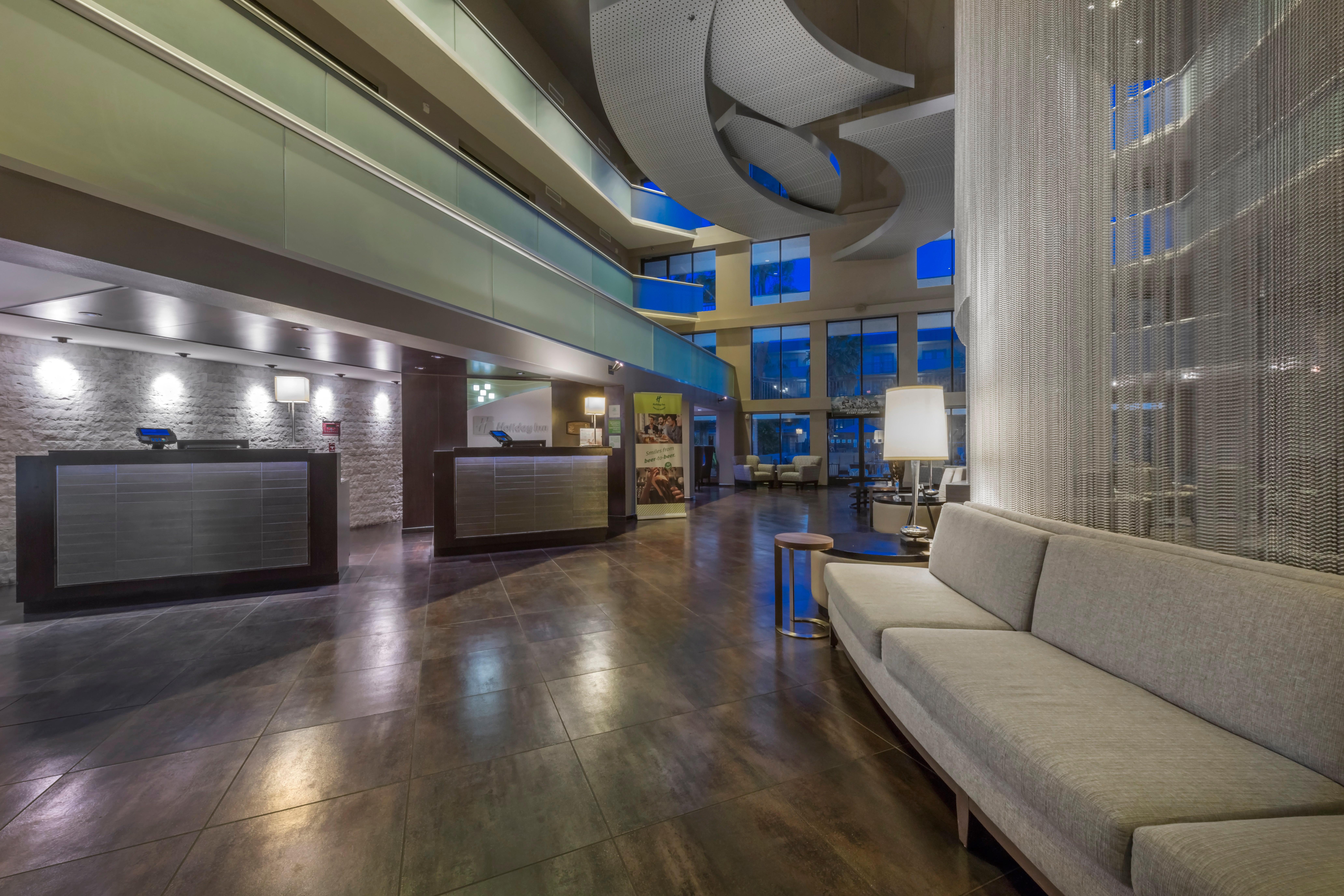 Holiday Inn And Suites Phoenix Airport North By Ihg Экстерьер фото