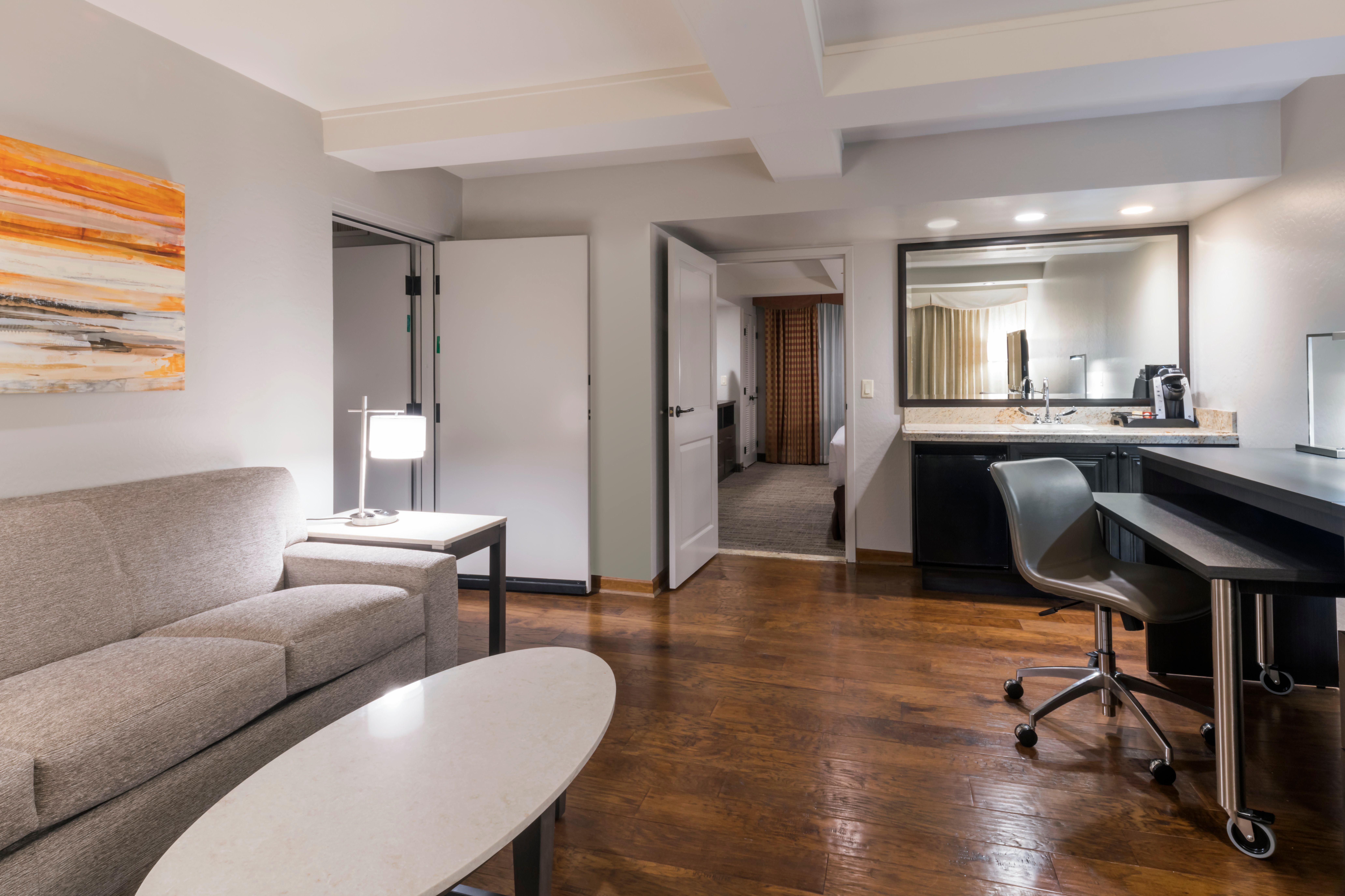 Holiday Inn And Suites Phoenix Airport North By Ihg Экстерьер фото