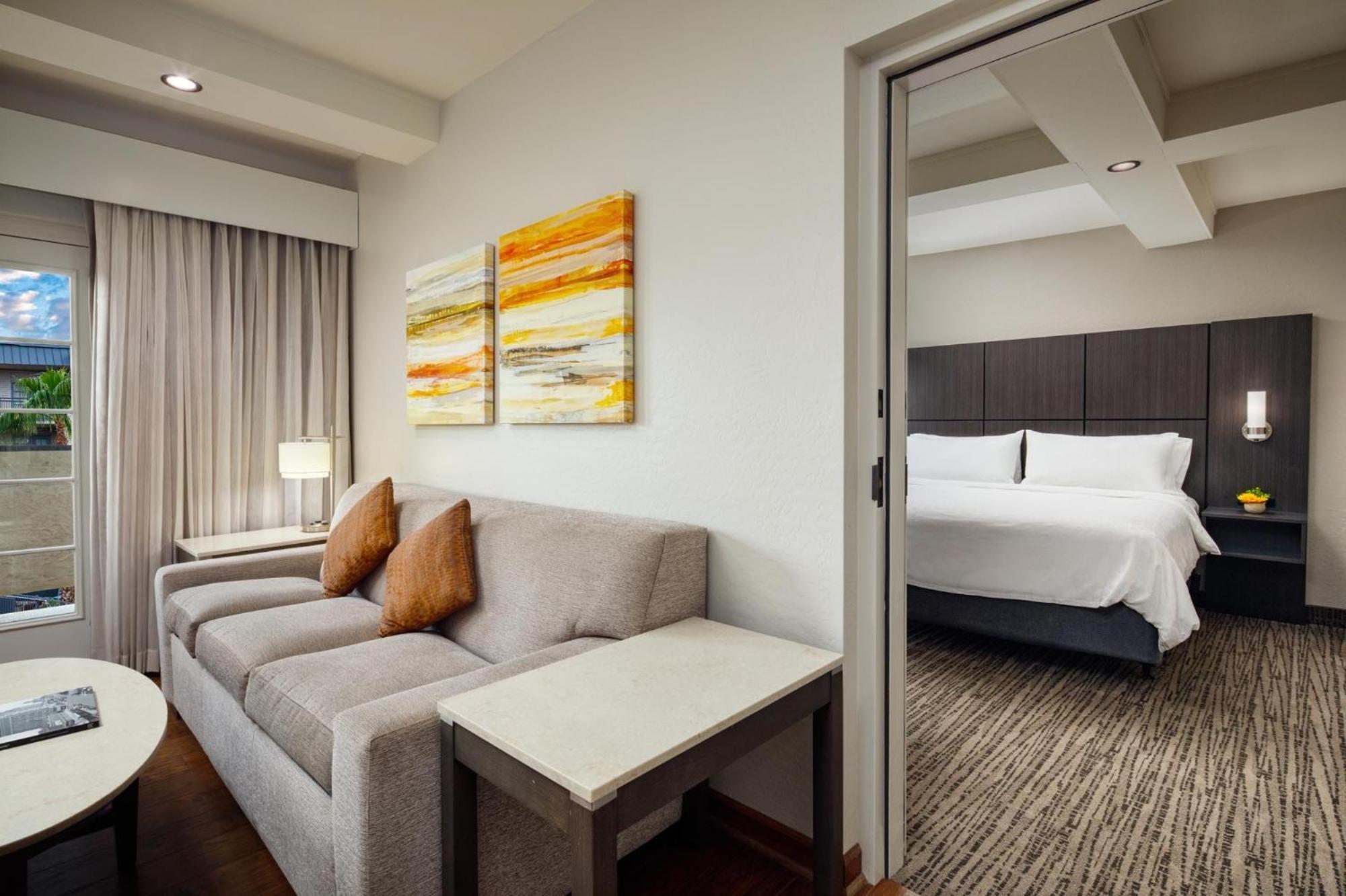 Holiday Inn And Suites Phoenix Airport North By Ihg Экстерьер фото