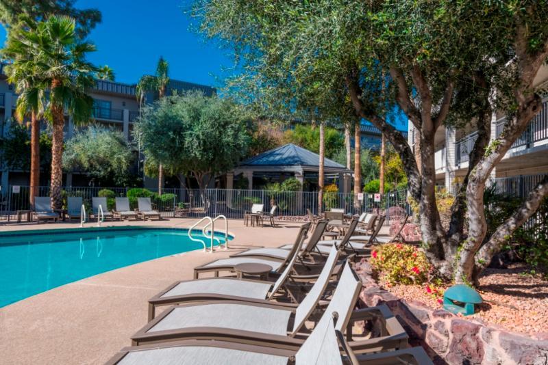 Holiday Inn And Suites Phoenix Airport North By Ihg Экстерьер фото